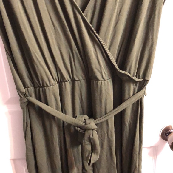 Olive green faux wrap midi dress - Picture 3 of 4